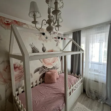 Shabby Chic Apartment *